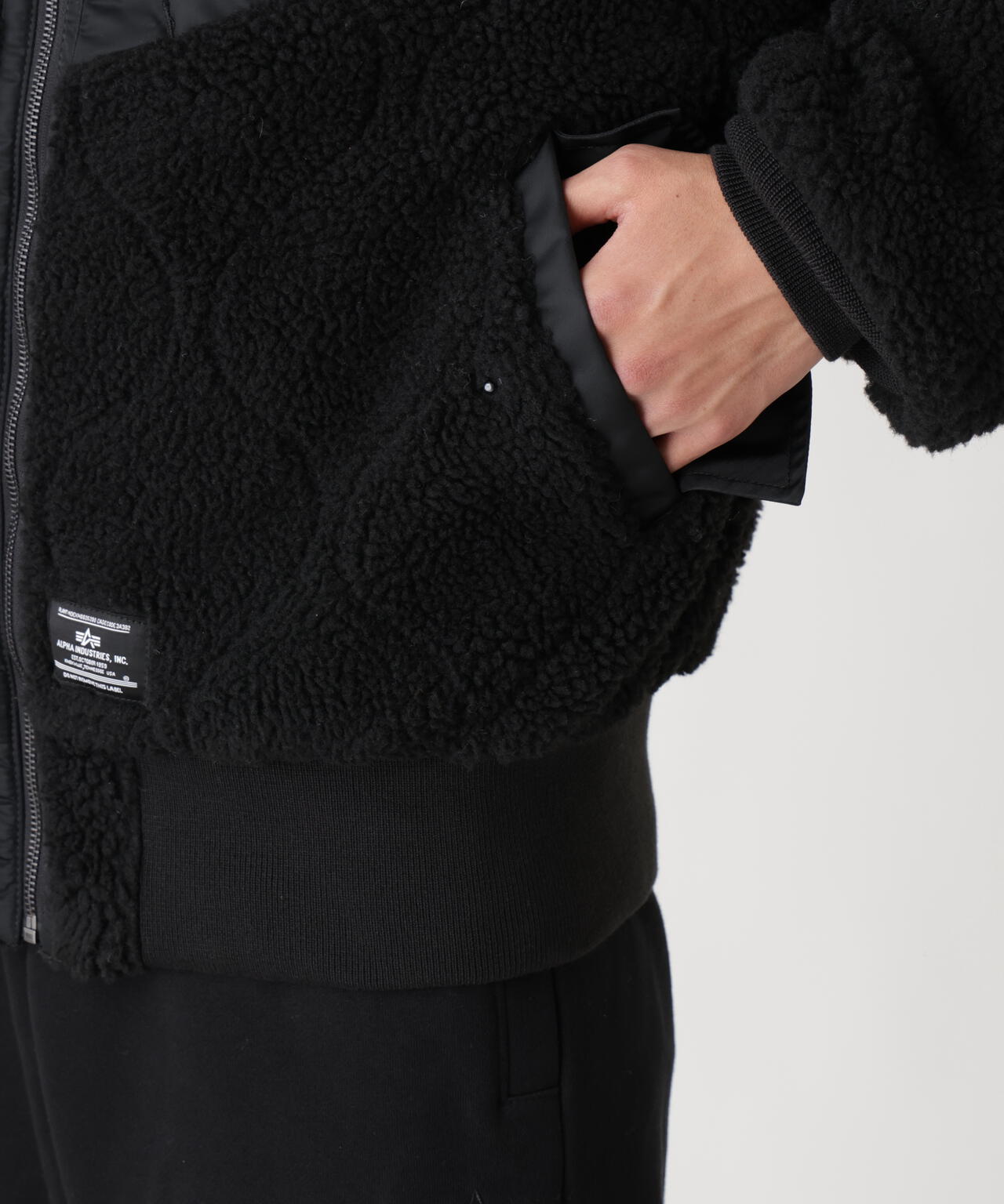 SHERPA ONION QUILTING FLIGHT JACKET ｜アルファ インダストリーズ