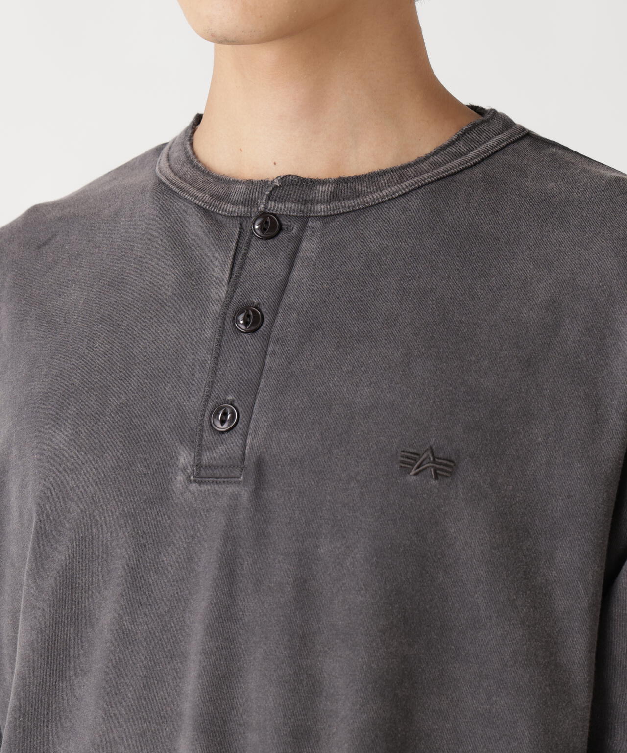 SNOW WASH LS HENLEY NECK T-SHIRT