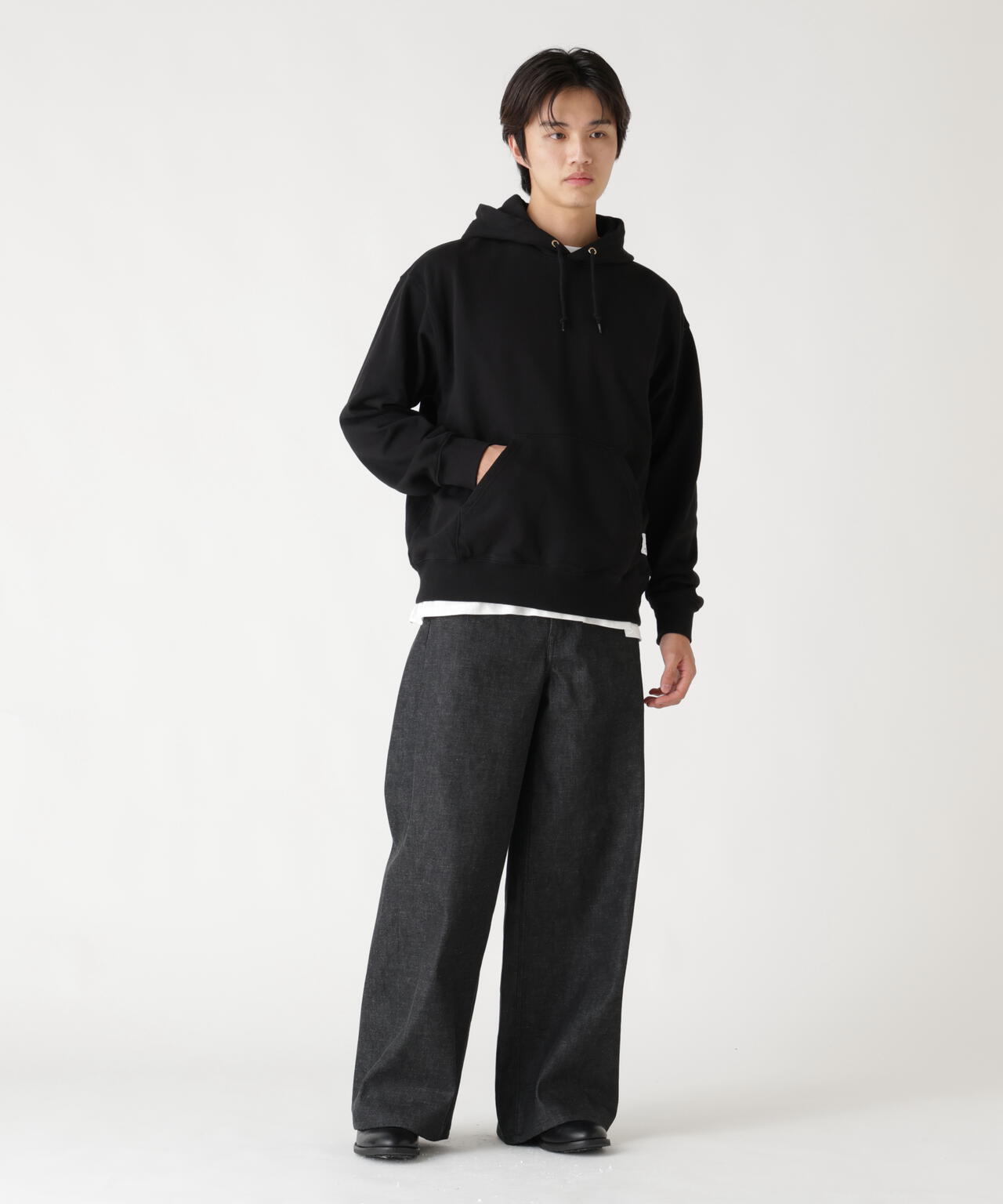 PLAIN HOODIE