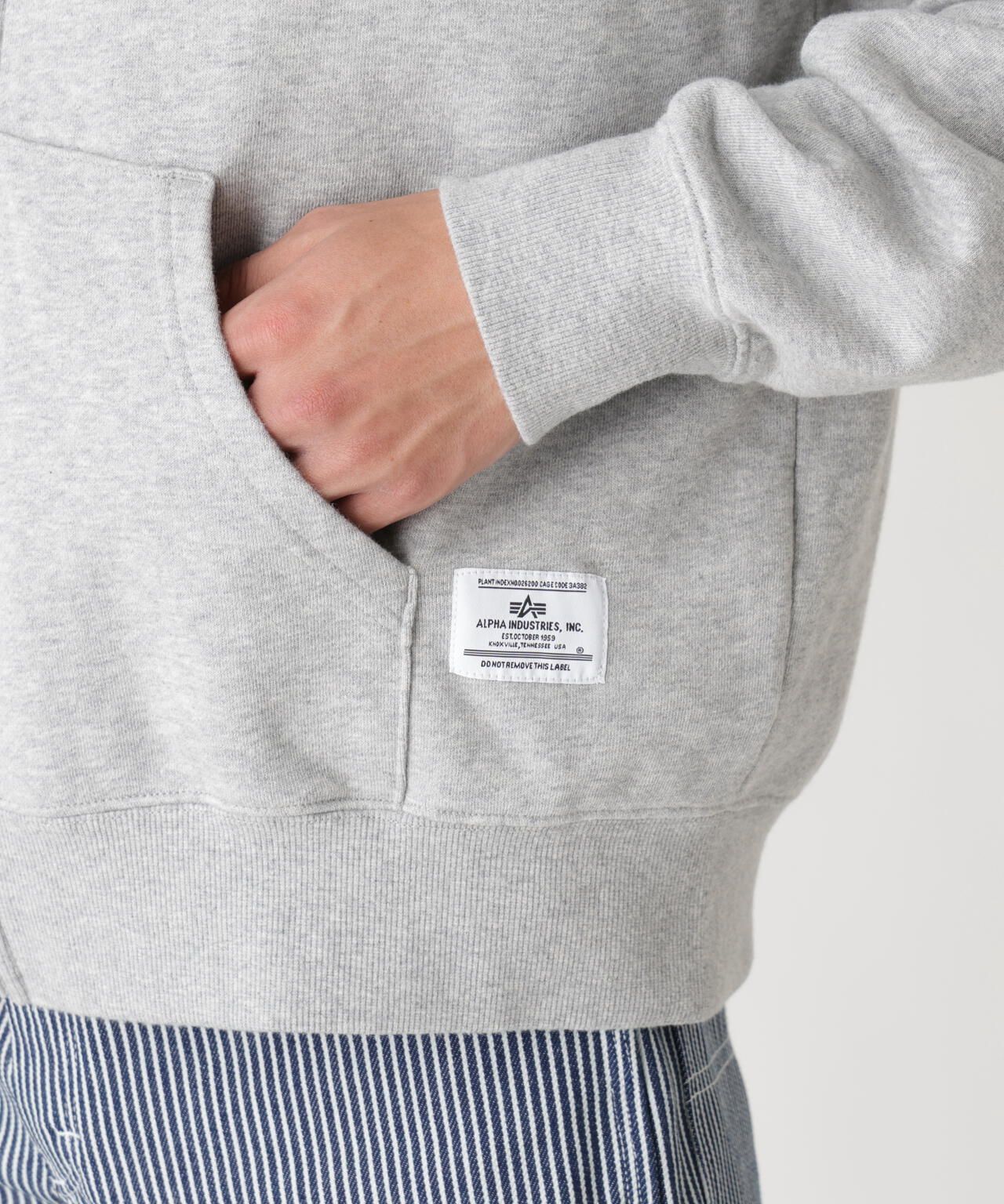 PLAIN ZIP HOODIE