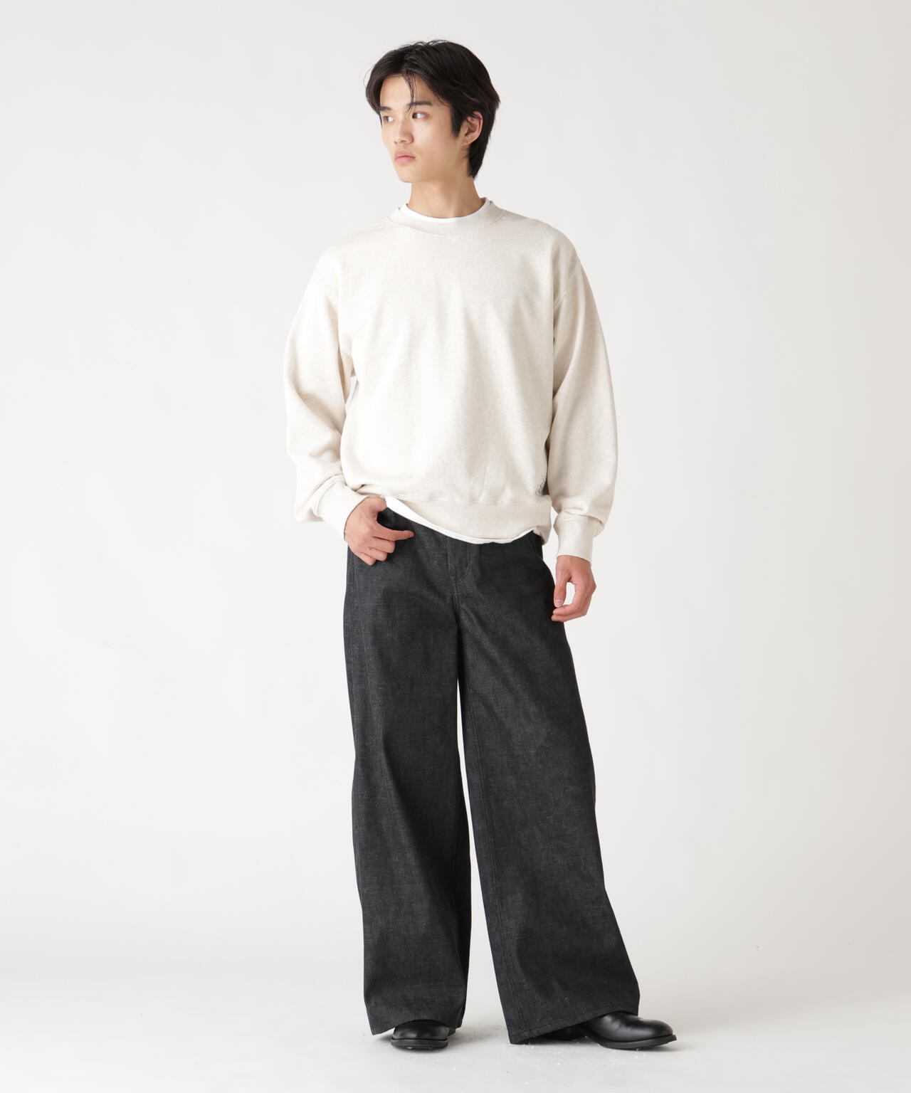 PLAIN CREW SWEAT