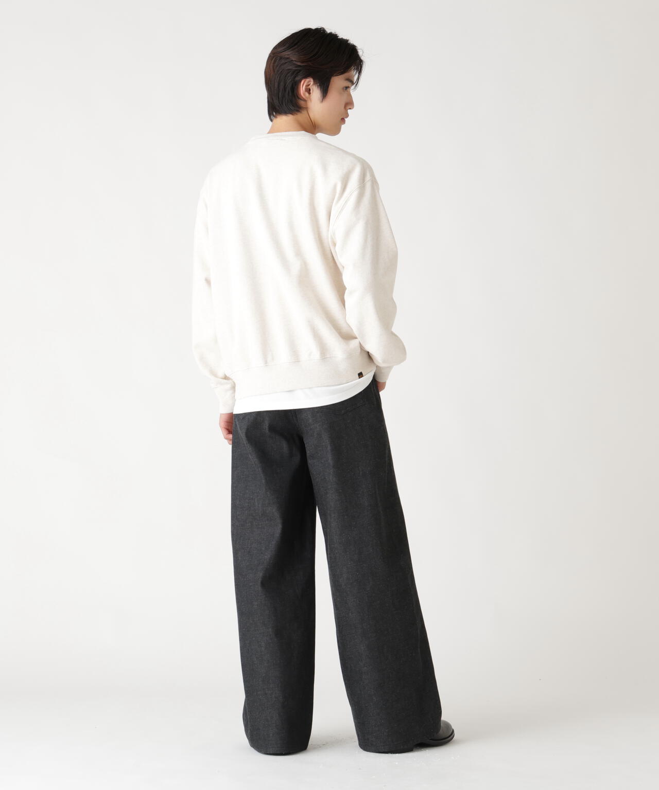 PLAIN CREW SWEAT
