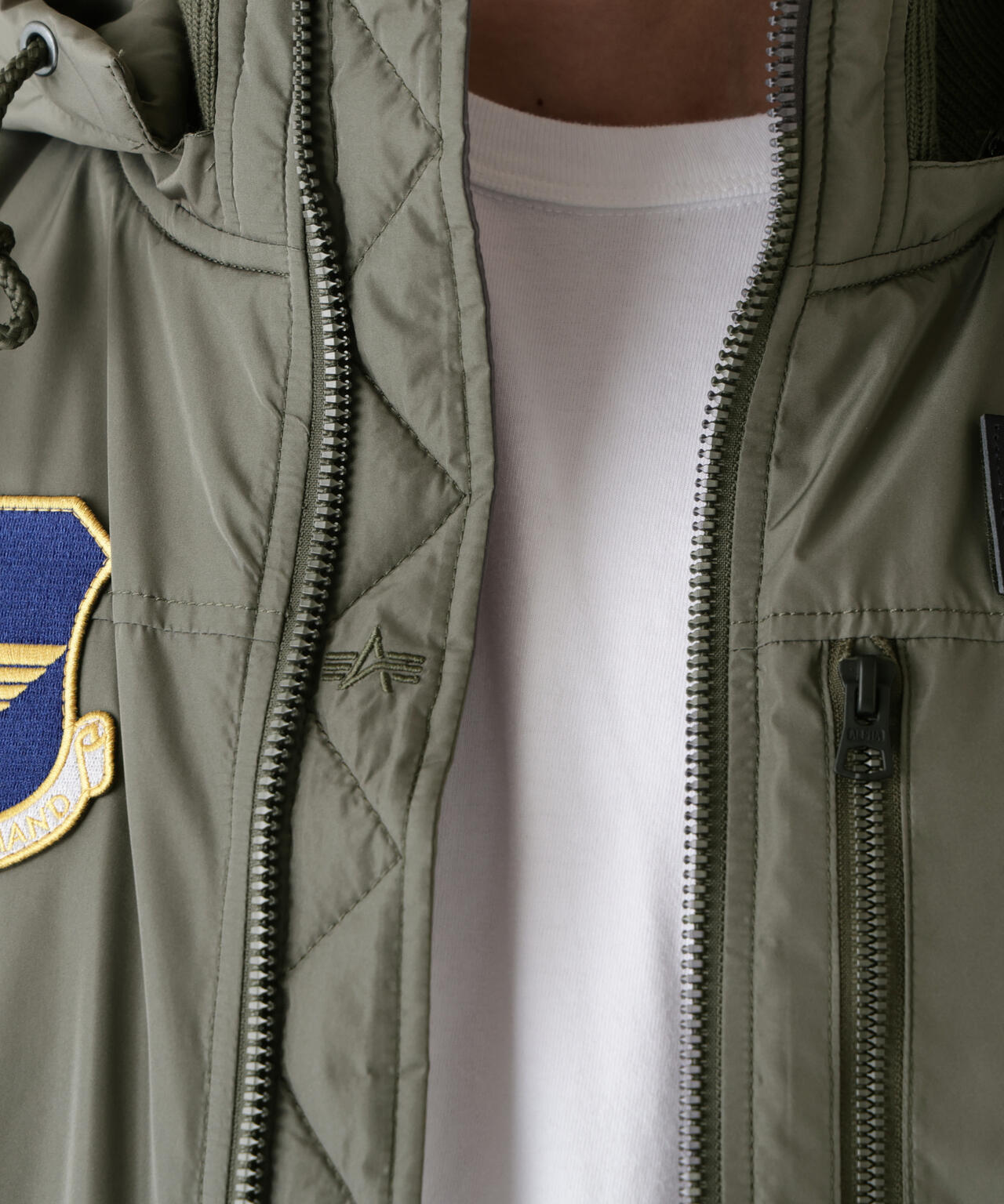 PATCHED HOODED RIB FLIGHT JACKET