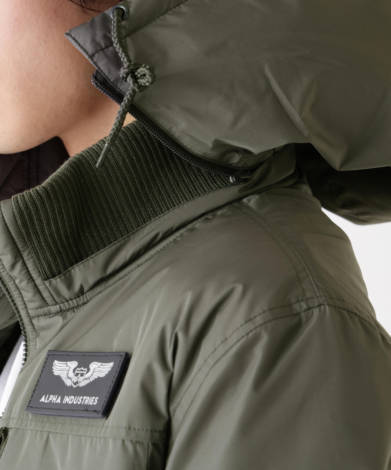 PATCHED HOODED RIB FLIGHT JACKET