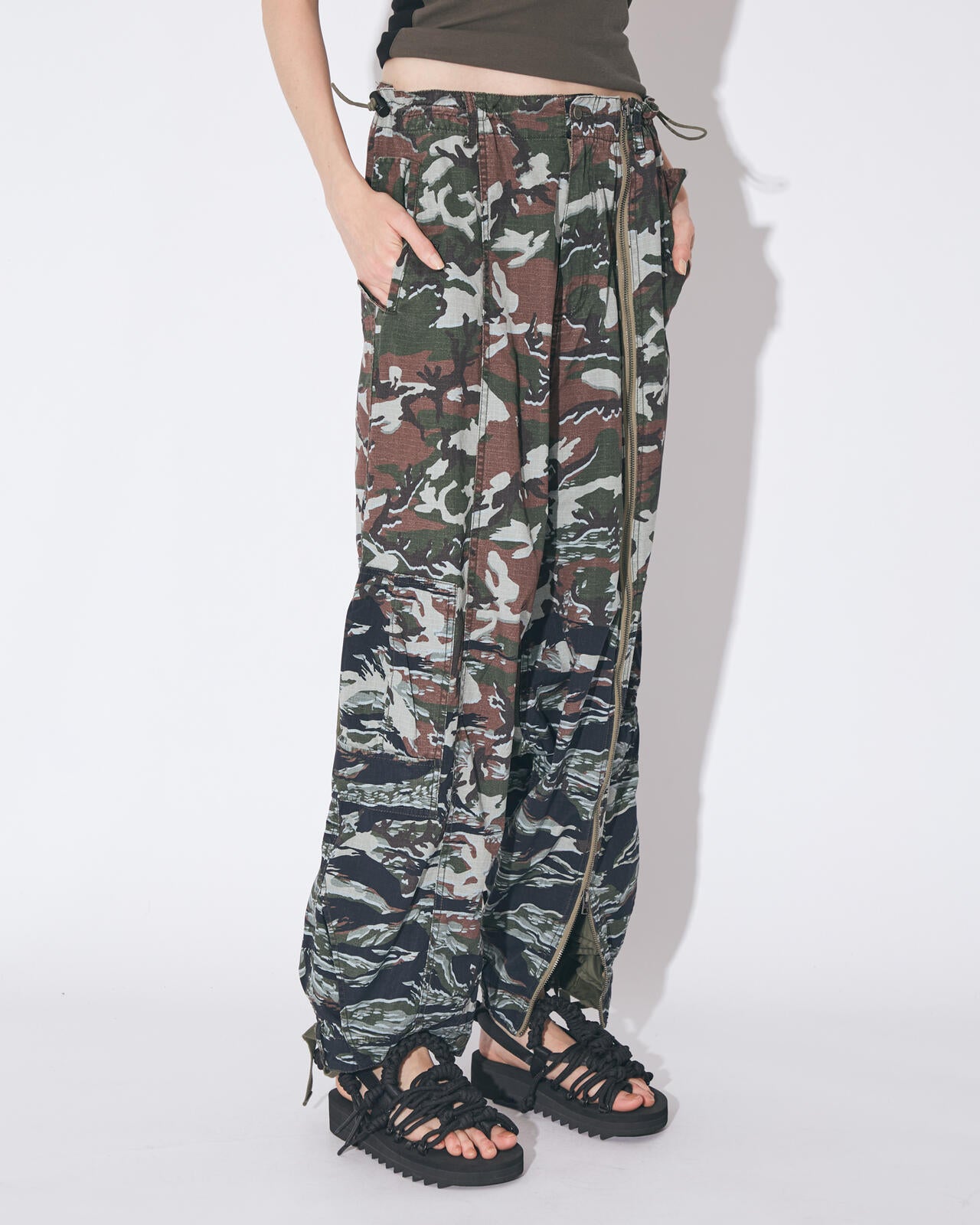 beautiful people × Alpha｜double-end camouflage cargo pants