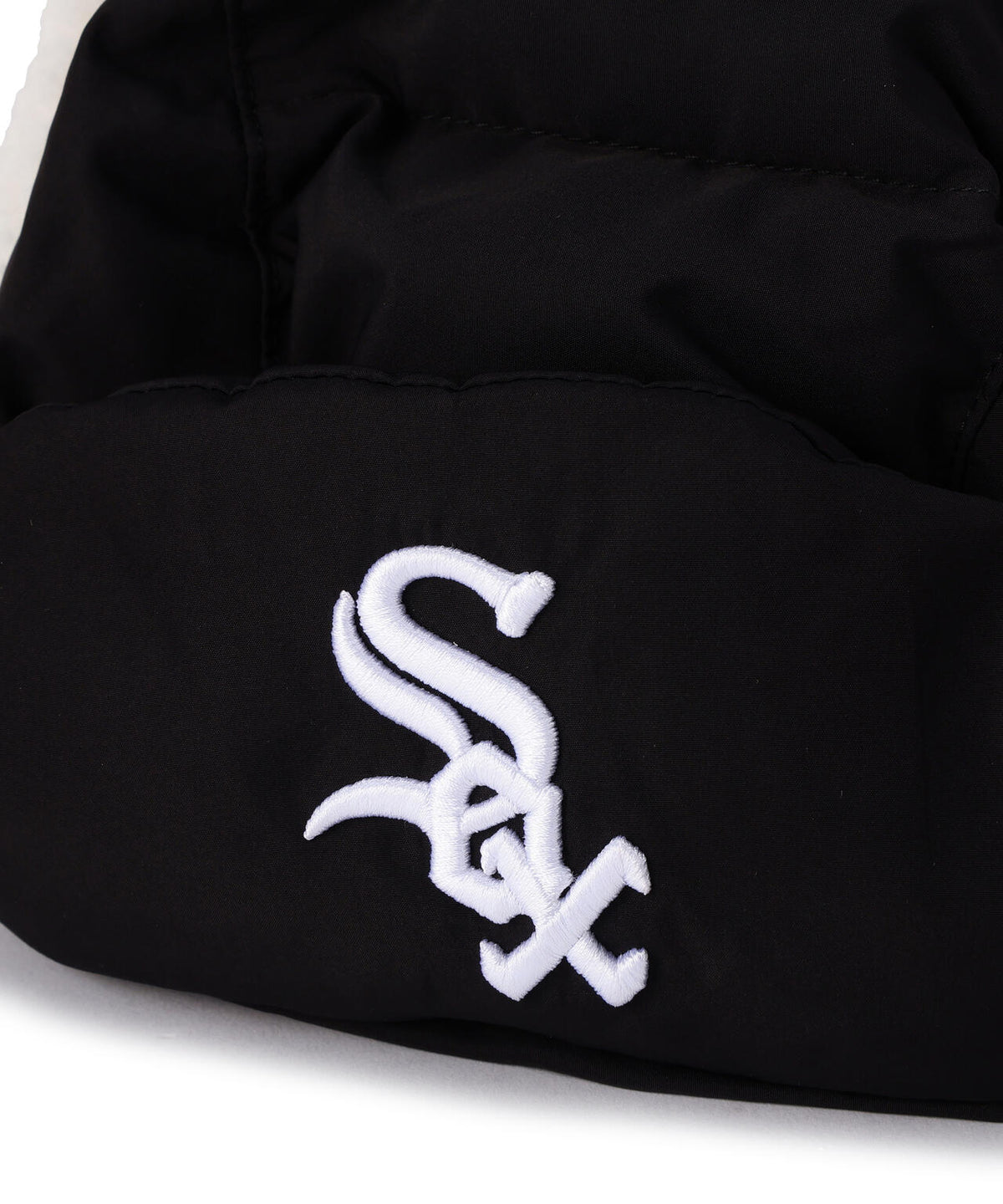 《MLB X ALPHA X NEW ERA》PUFFER TRAPPER HAT シカゴ・ホワイトソックス