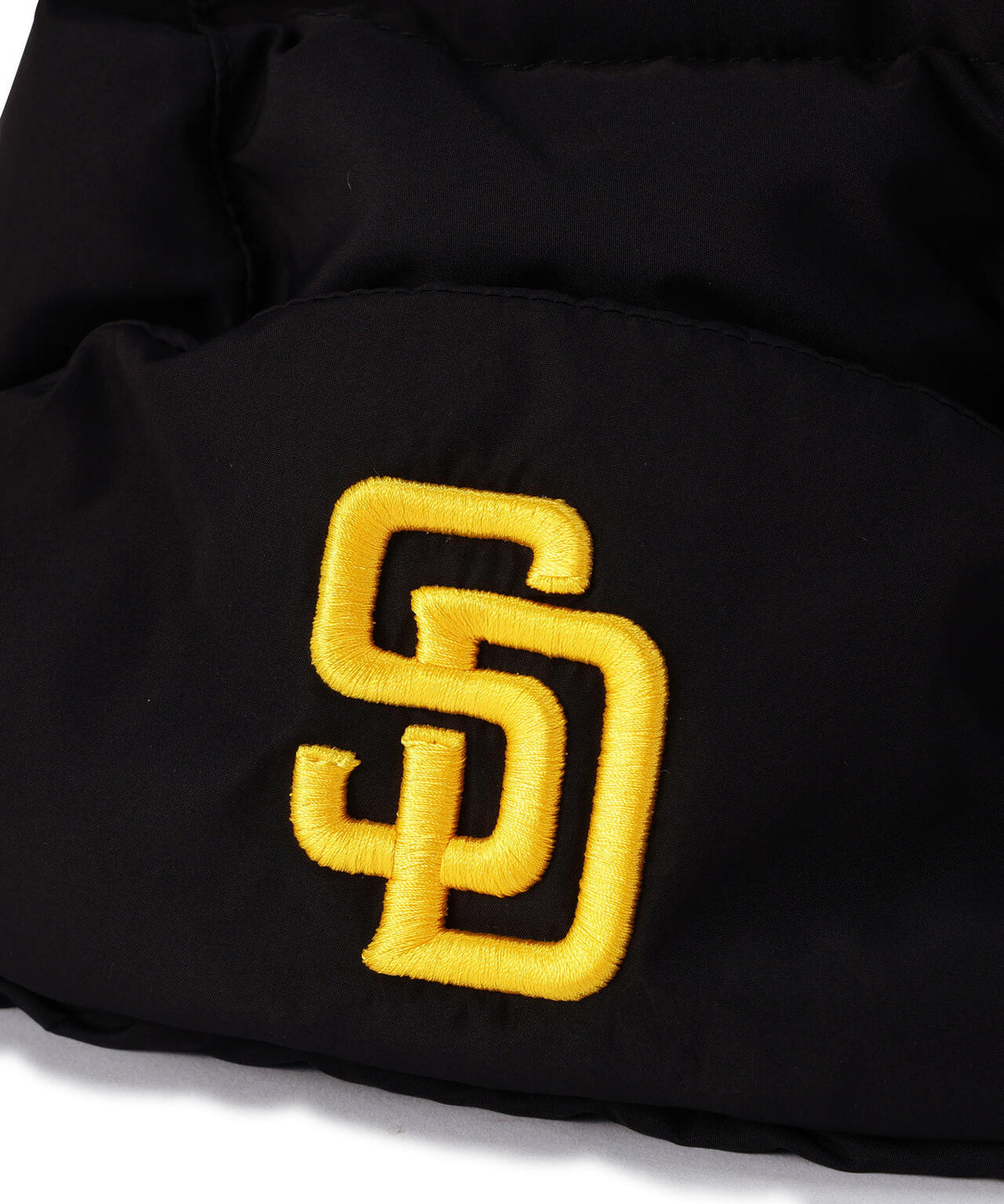 《MLB X ALPHA X NEW ERA》PUFFER TRAPPER HAT サンディエゴ・パドレス