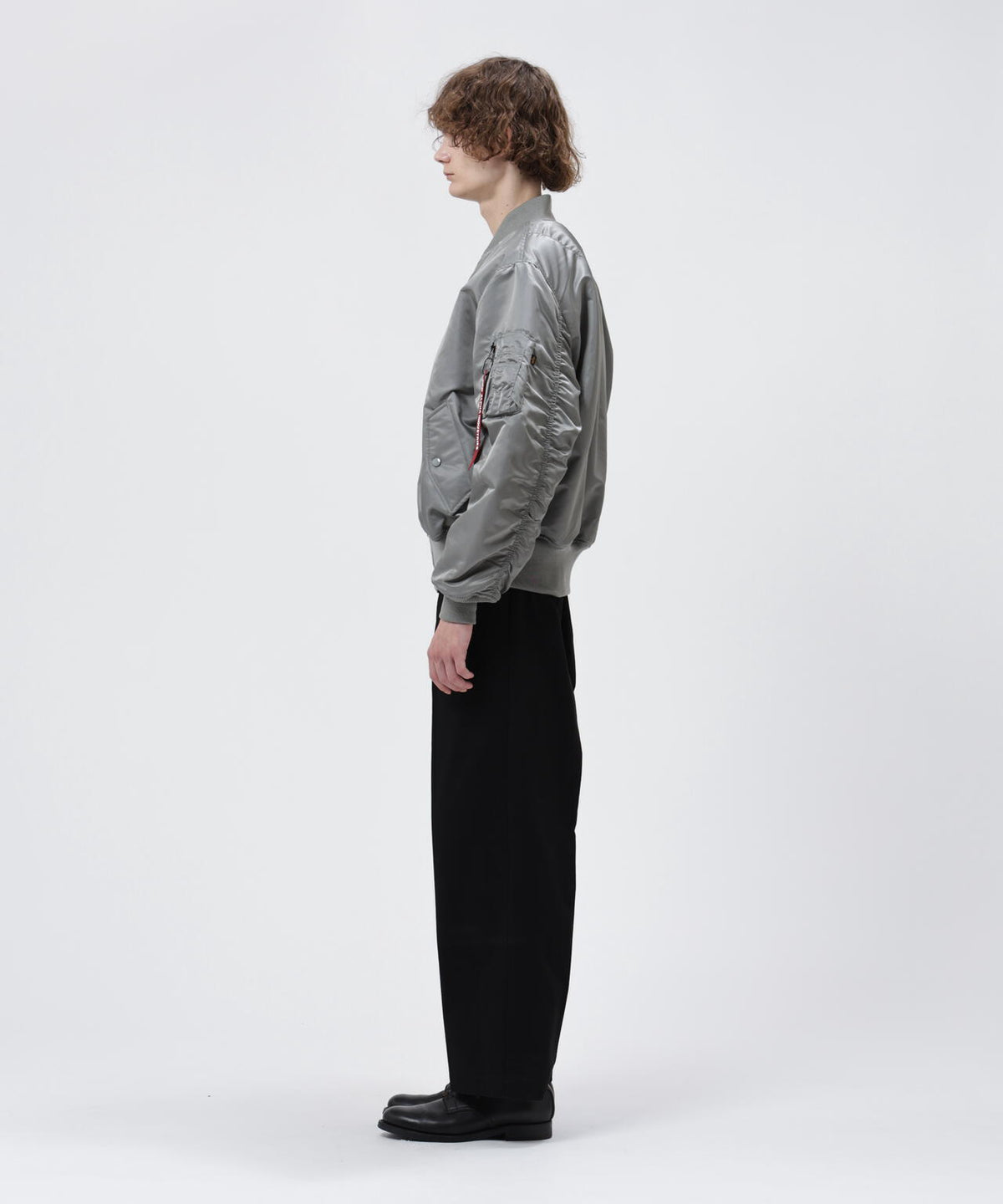 187cm C:83 W:66 H:85.5 着用サイズ：L