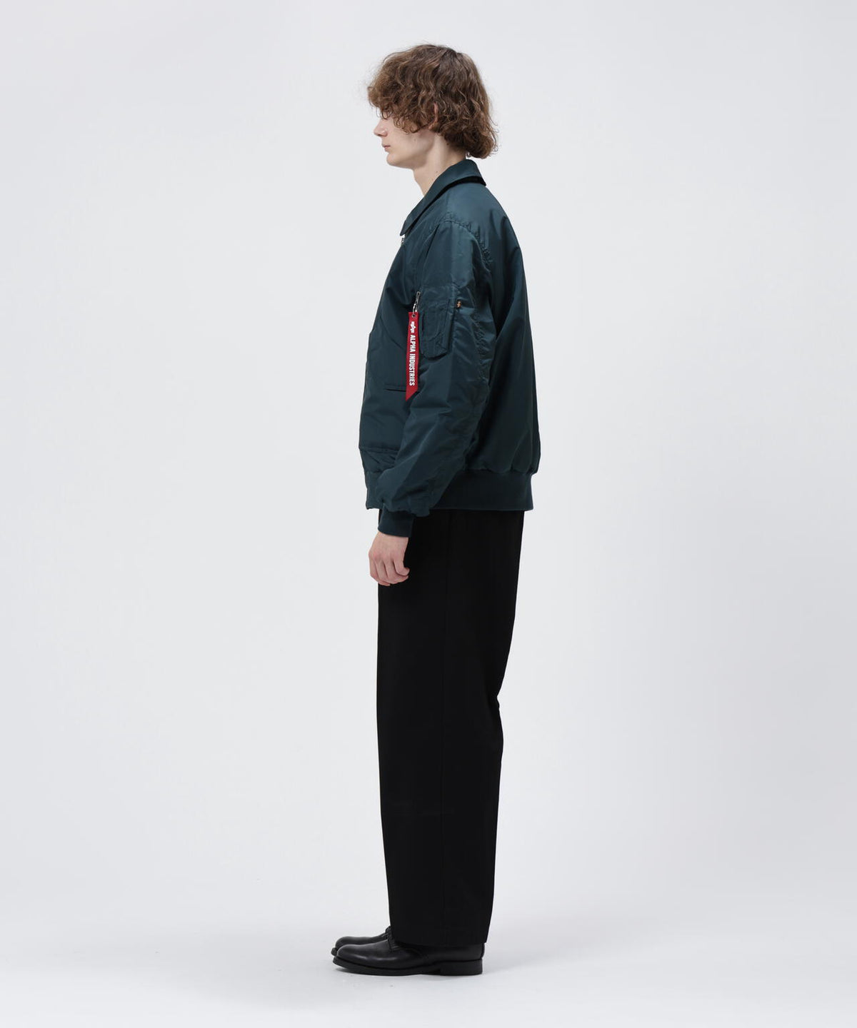 187cm C:83 W:66 H:85.5 着用サイズ：L